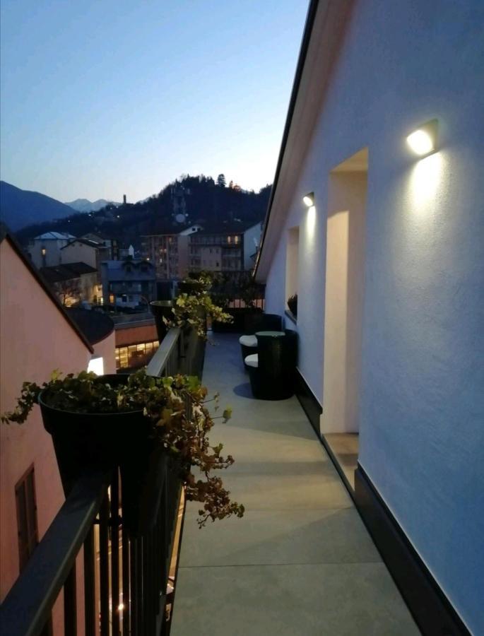 Panoramic Penthouse In The Historical Center Apartment Domodossola Exterior foto