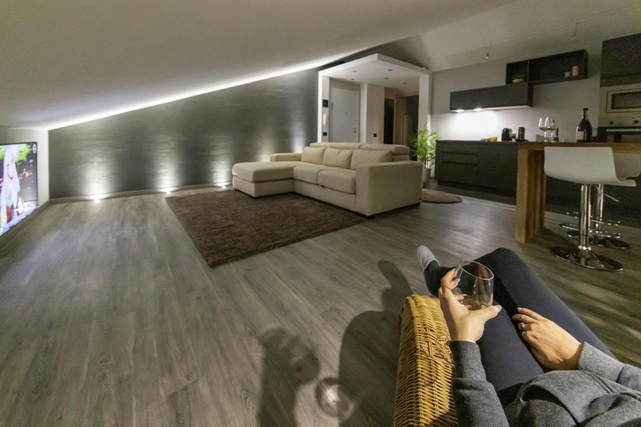 Panoramic Penthouse In The Historical Center Apartment Domodossola Exterior foto