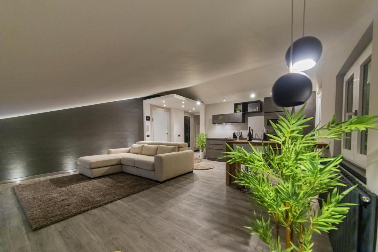 Panoramic Penthouse In The Historical Center Apartment Domodossola Exterior foto