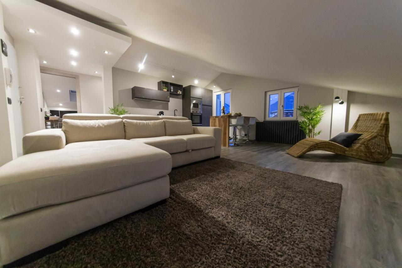 Panoramic Penthouse In The Historical Center Apartment Domodossola Exterior foto