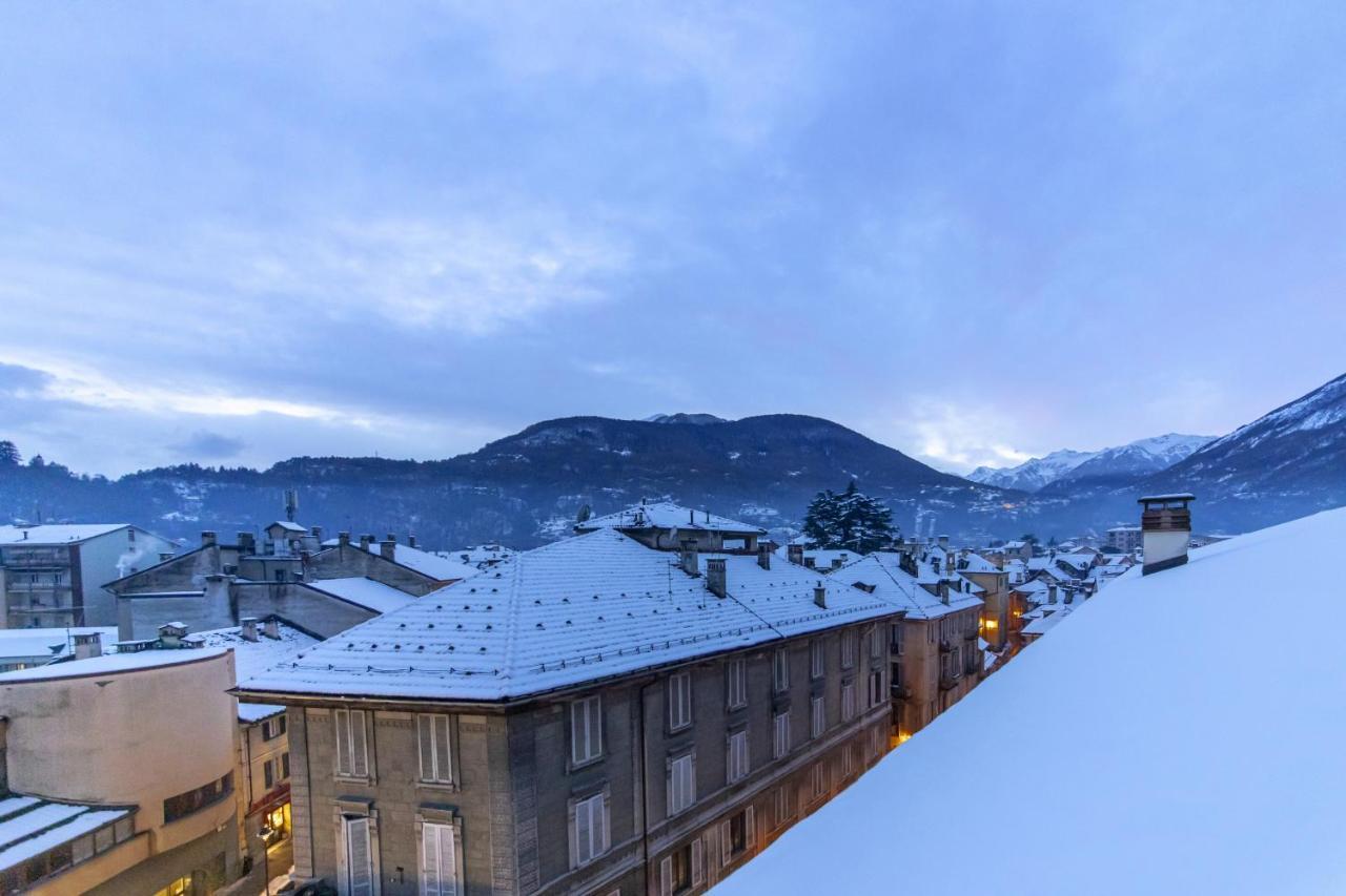 Panoramic Penthouse In The Historical Center Apartment Domodossola Exterior foto