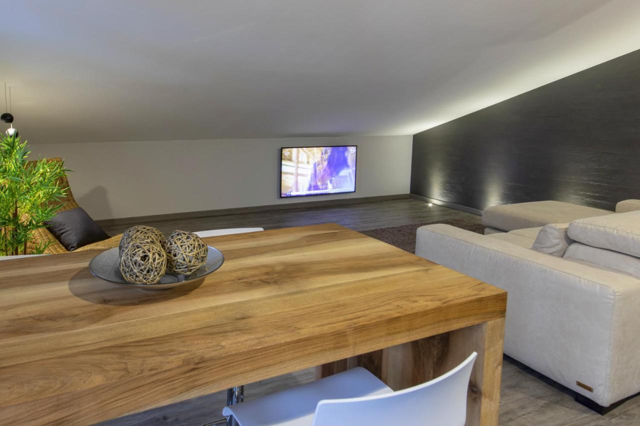 Panoramic Penthouse In The Historical Center Apartment Domodossola Exterior foto